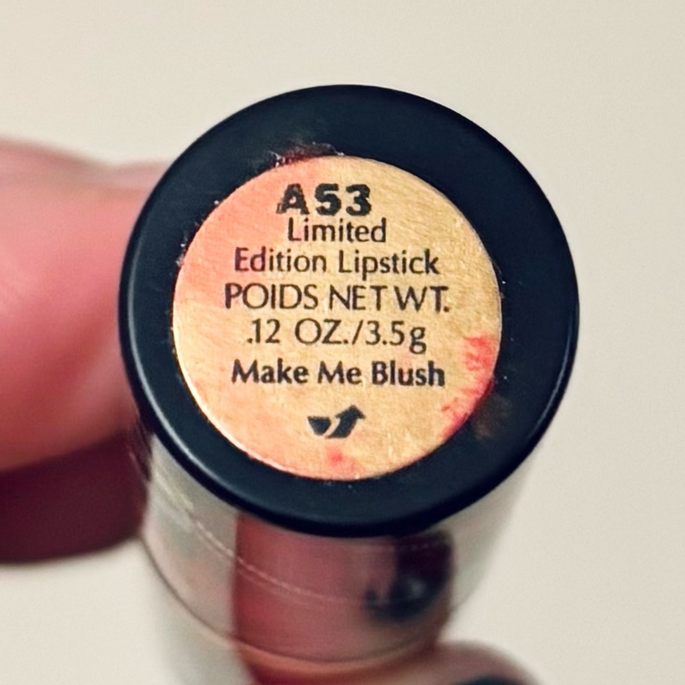 Estée Lauder Limited Edition Lipstick - Make Me Blush - Picture 3 of 3